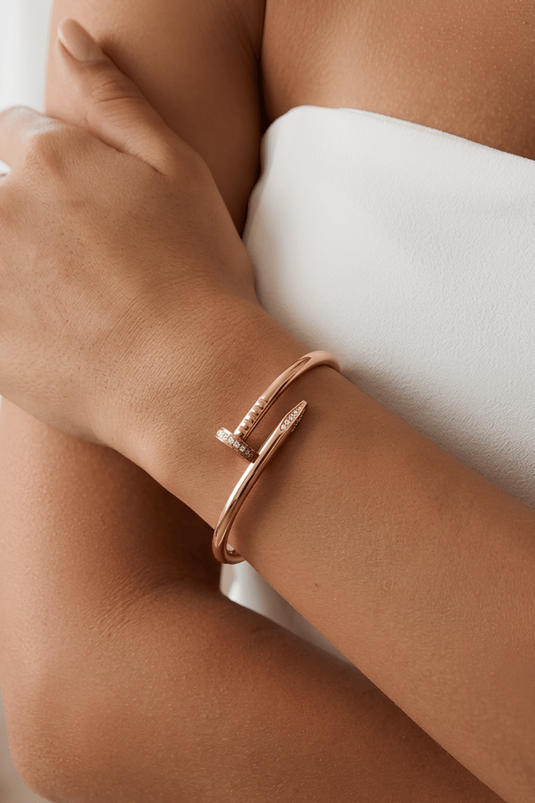 Cartier Taşlı Çivi Bileklik Rose Gold