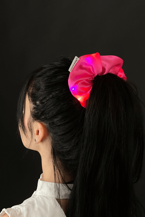Işıklı Saten Scrunchie Toka Fuşya
