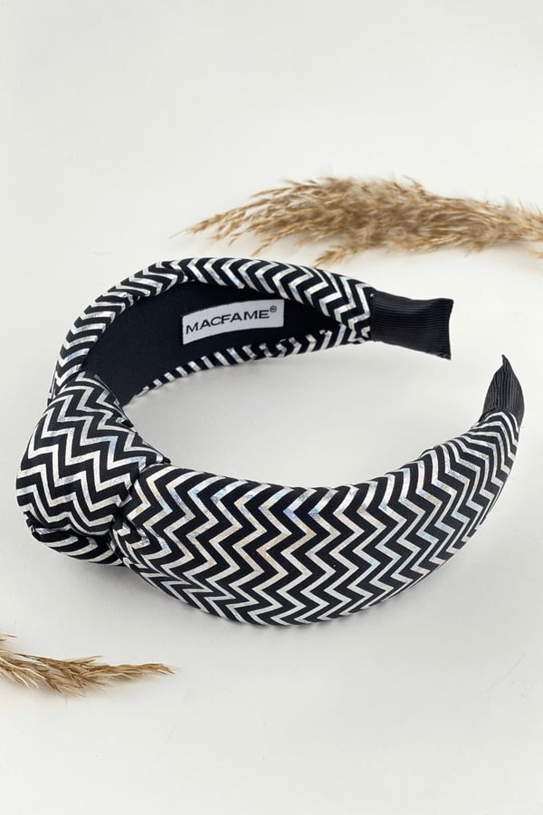Macfame Zigzag Patterned Sponge Knot Crown Lame