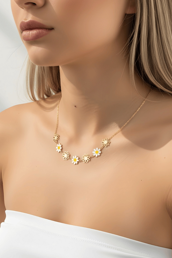 Daisy Chain Necklace Gold