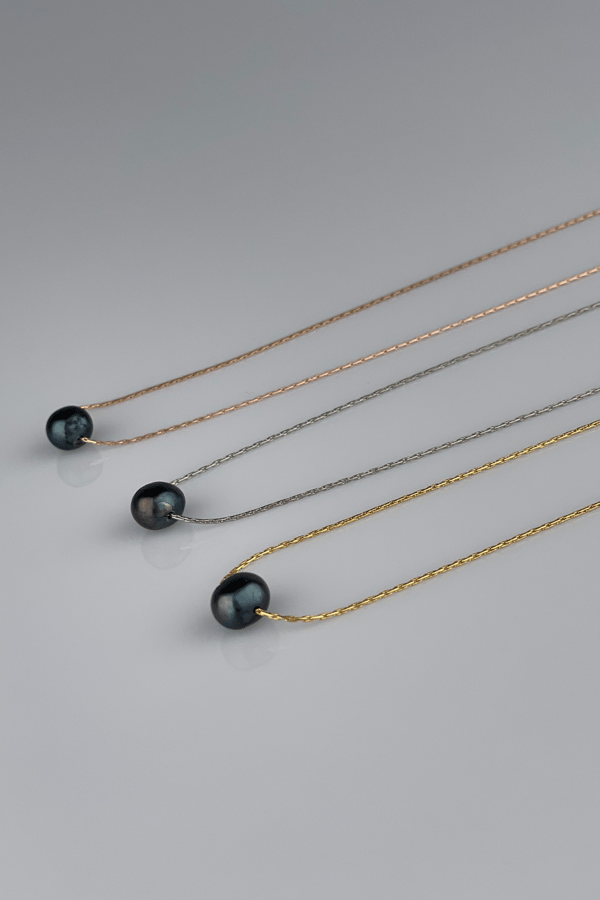 Black Single Pearl Necklace - Gold