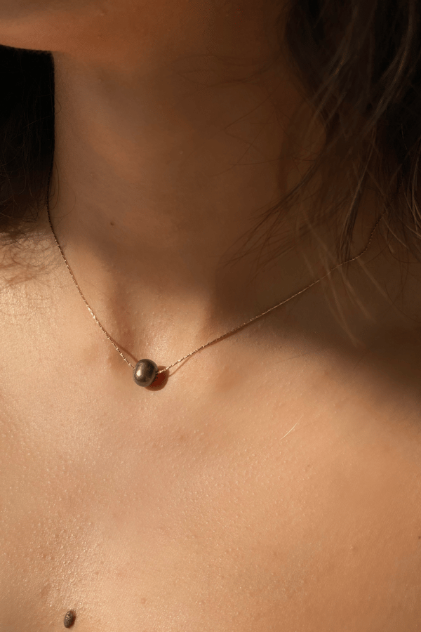Black Single Pearl Necklace - Gold