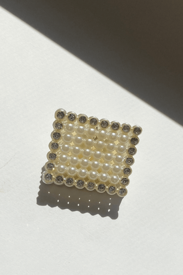 Pearl Claw Hair Clip