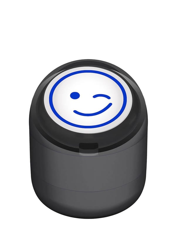 Göz Kırpan Gülen Emoji Motivasyon Kaşesi 22mm Yuvarlak Teknobutik.com'da