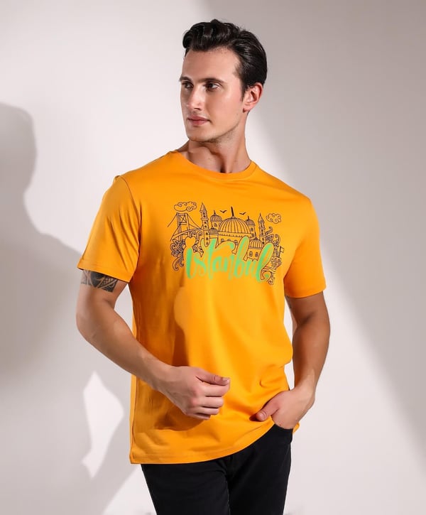 İstanbul Silüeti Baskılı Regular Kalıp T-shirt Teknobutik.com'da