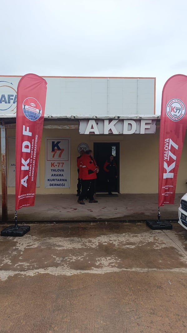 75x300 Eko Klasik Yelken Bayrak Baskılı Teknobutik.com'da