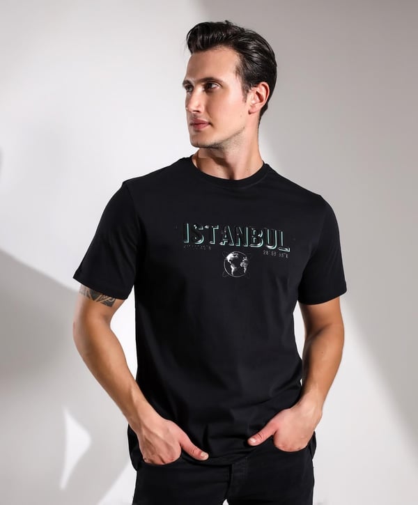 İstanbul Koordinatları Kabartma Baskılı Regular Kalıp T-shirt Teknobutik.com'da