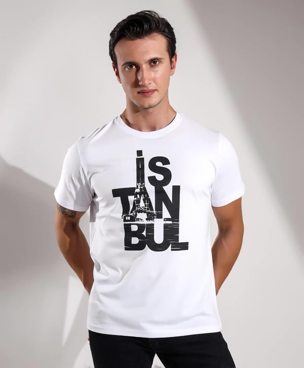 İs-tan-bul Baskılı Regular Kalıp T-shirt Teknobutik.com'da