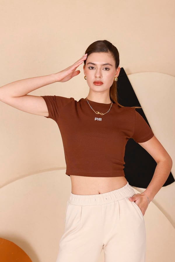 Kadın Kahverengi Bisiklet Yaka Crop T-shirt - 169