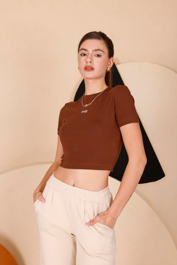 Kadın Kahverengi Bisiklet Yaka Crop T-shirt - 169