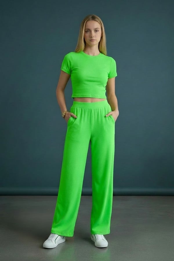 Kadın Kaşkorse Kumaş Bisiklet Yaka Fıstık Yeşili Crop Tişört - 2004