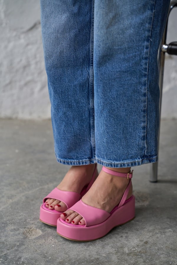 CLEARS PEMBE DERİ SANDALET