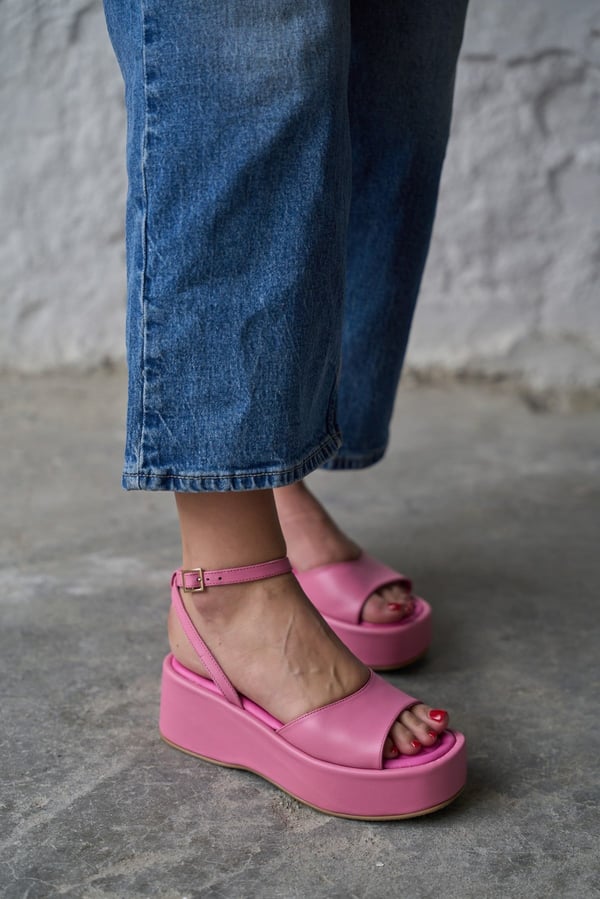 CLEARS PEMBE DERİ SANDALET