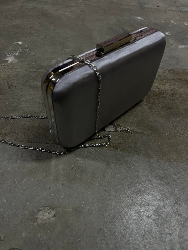 GÜMÜŞ SATEN CLUTCH ÇANTA