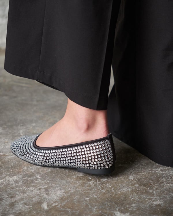 KEPTY SİYAH TAŞLI BABET