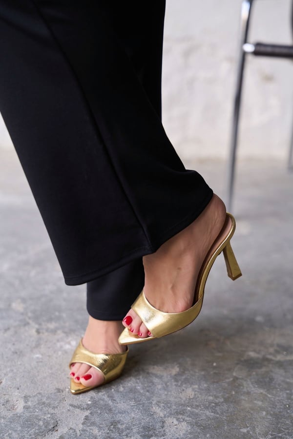 KYRA GOLD DERİ TOPUKLU TERLİK