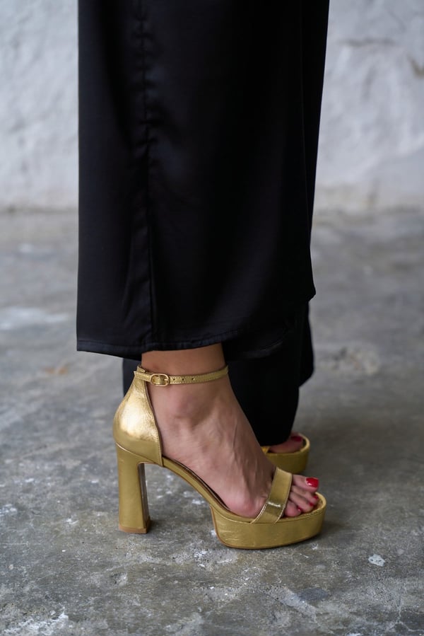 MAORY GOLD DERİ TOPUKLU AYAKKABI
