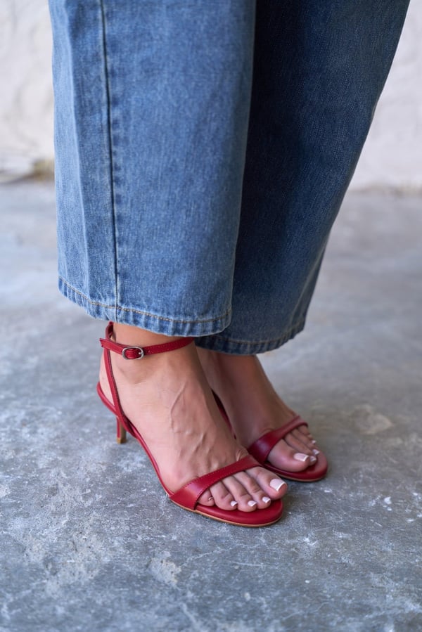 NOVİ KIRMIZI DERİ TOPUKLU AYAKKABI