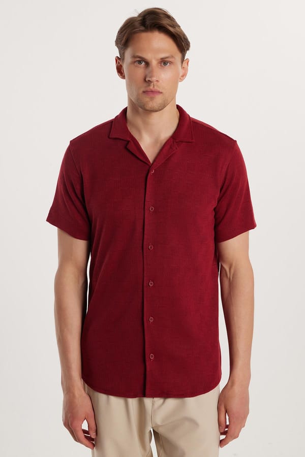 Slim Fit Kısa Kol Örme Kumaş Apaş Yaka Rahat Armürlü Doku Bordo Erkek Gömlek - Yazlık Gömleklerde - 1 Alana 1 Bedava