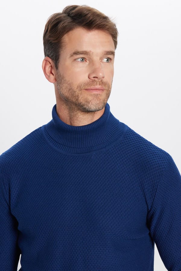 Erkek Slim Fit Balıkçı Yaka Desenli Sax Mavi Triko Kazak - 1 Alana 1 Bedava