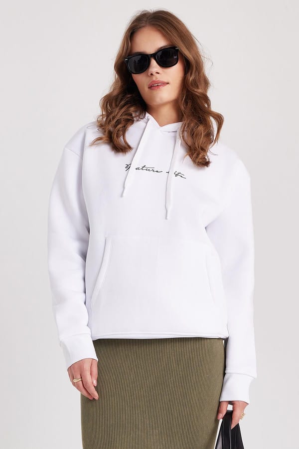 Kadın Oversize Geniş Kesim Pamuklu Yumuşak Dokulu İçi Polarlı Baskılı Beyaz Kapüşonlu Sweatshirt - Sweatshirtlerde - 1 Alana 1 Bedava