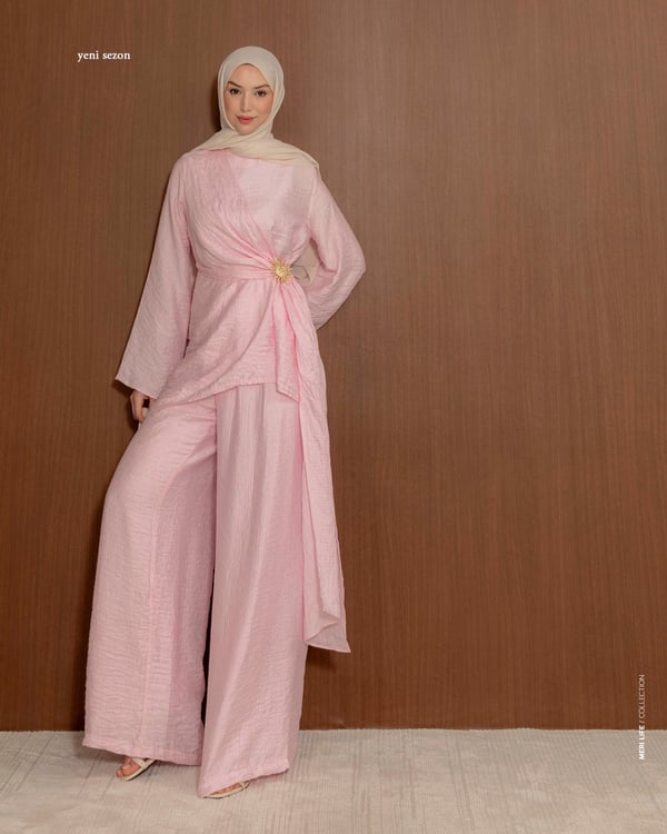 Aksesuarlı Pembe Soft Takım