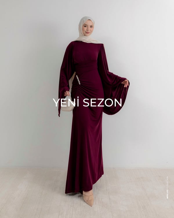 Belden Büzgülü Aksesuarlı Mürdüm Elbise