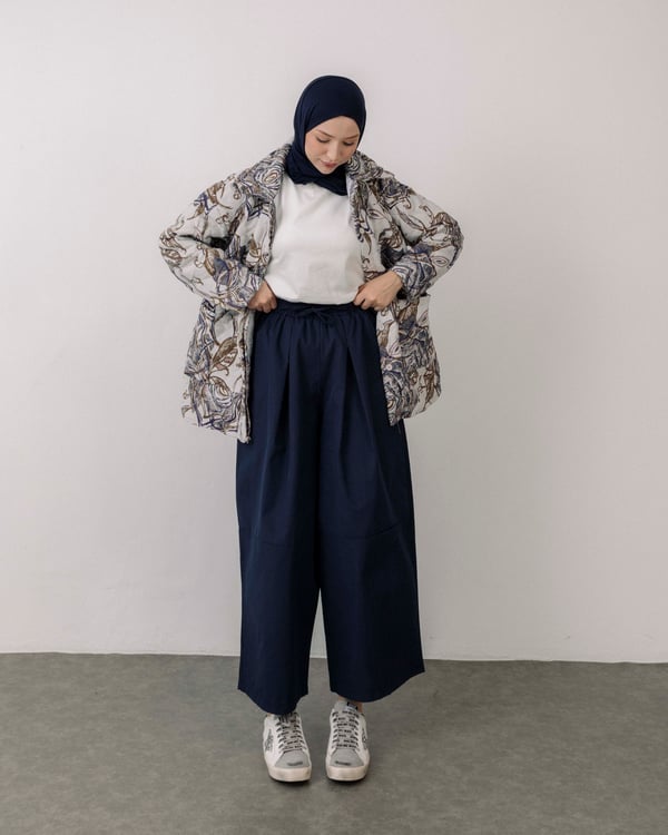 Beli Lastikli Lacivert Pantolon