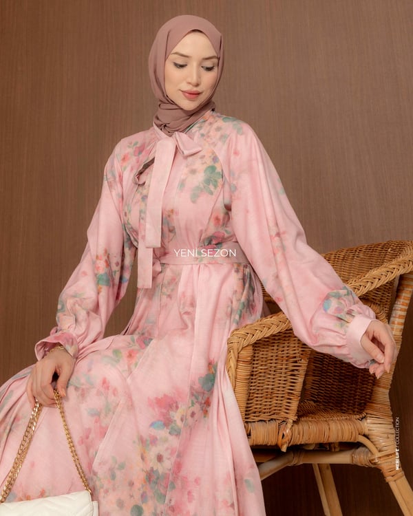 Desenli Yaka Bağcıklı Pembe Elbise