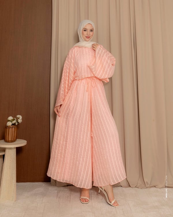 Geniş Pantolonlu Pembe Takım