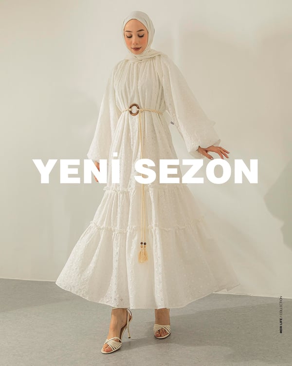 Oversize Etek Ucu Kat Detaylı Beyaz Fisto Elbise