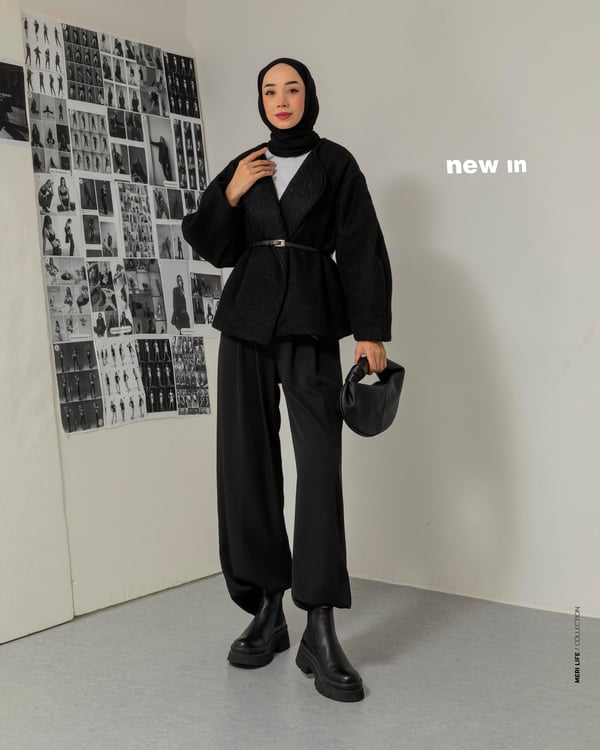 Oversize Kemerli Siyah Kaşe Ceket