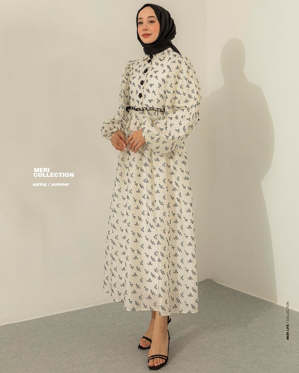 Oversize Yarım Düğmeli Çiçek Desenli Elbise