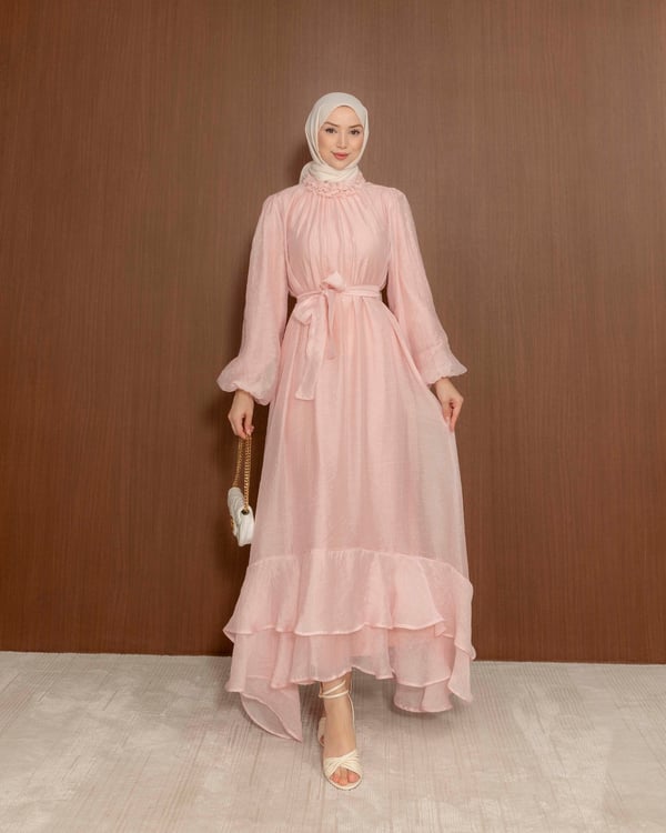 Yakası Taş Süslemeli Pembe Elbise