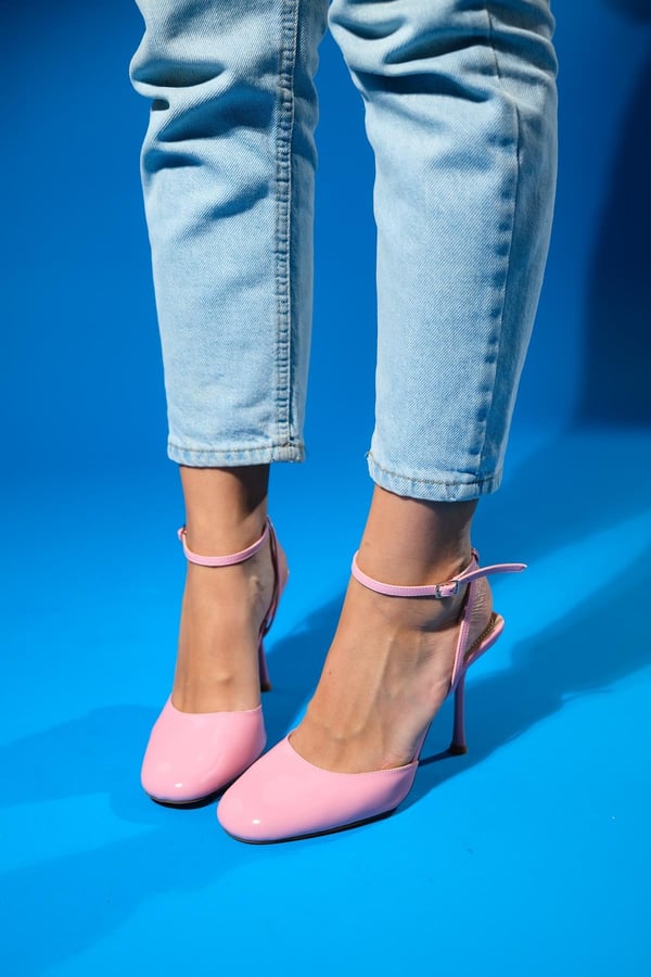 71-2620-1-PEMBE RUGANBLUES Pembe Rugan Yuvarlak Burun Bilekten Bağlamalı Kadın Yüksek Topuklu Ayakkabı