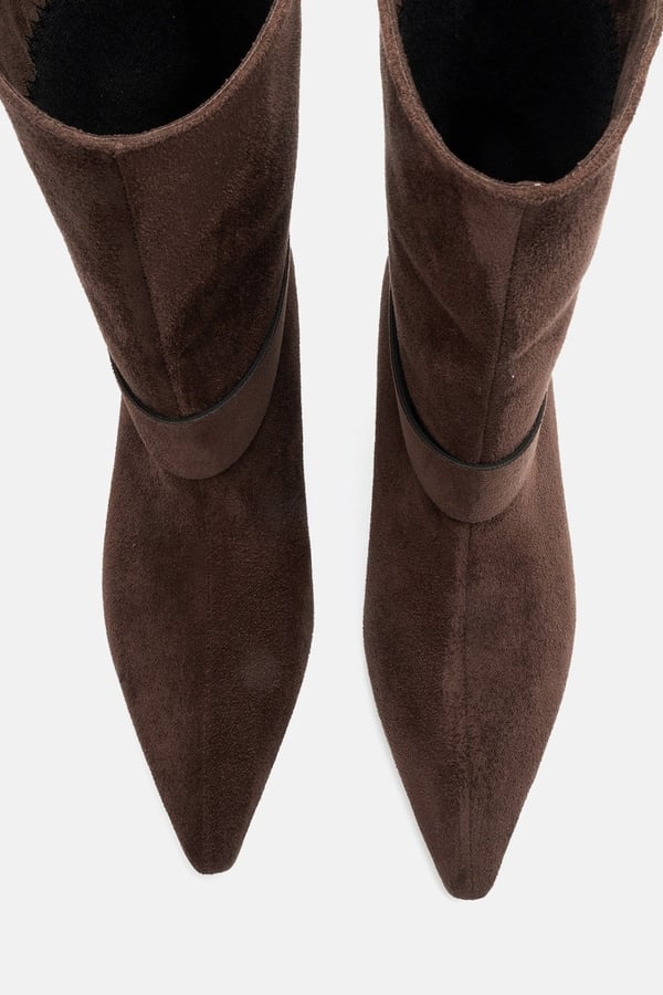 113-2840-5-KAHVERENGI SUETMALDRON Kahverengi Süet Kemerli Kadın Kısa Topuklu Bot