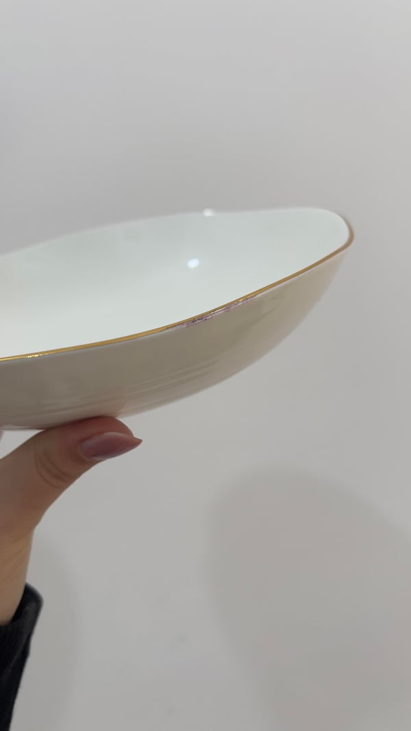 Asimetrik 24 Parça 6 Kişilik Beyaz Porselen Yemek Takımı Altın