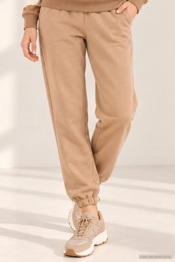 Kadın Günlük Stil Paçası Lastikli Regular Fit Eşofman Altı-Bej