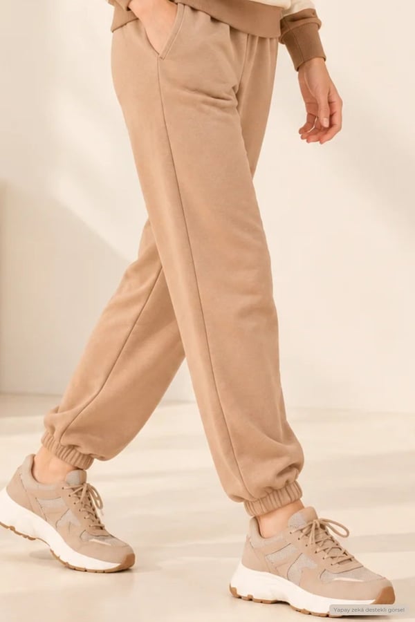 Kadın Günlük Stil Paçası Lastikli Regular Fit Eşofman Altı-Bej