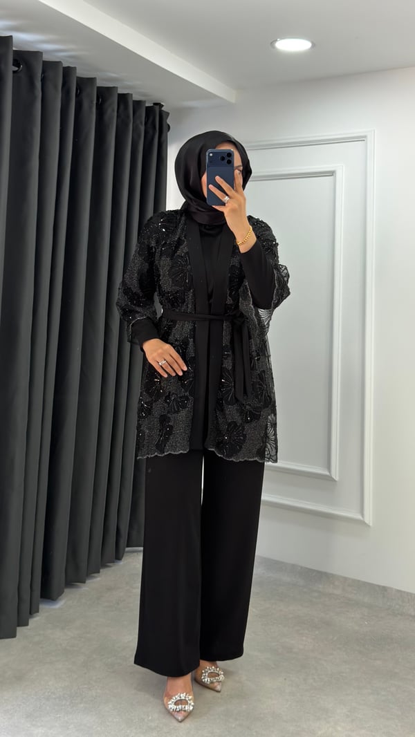 Arzu Takım | Siyah