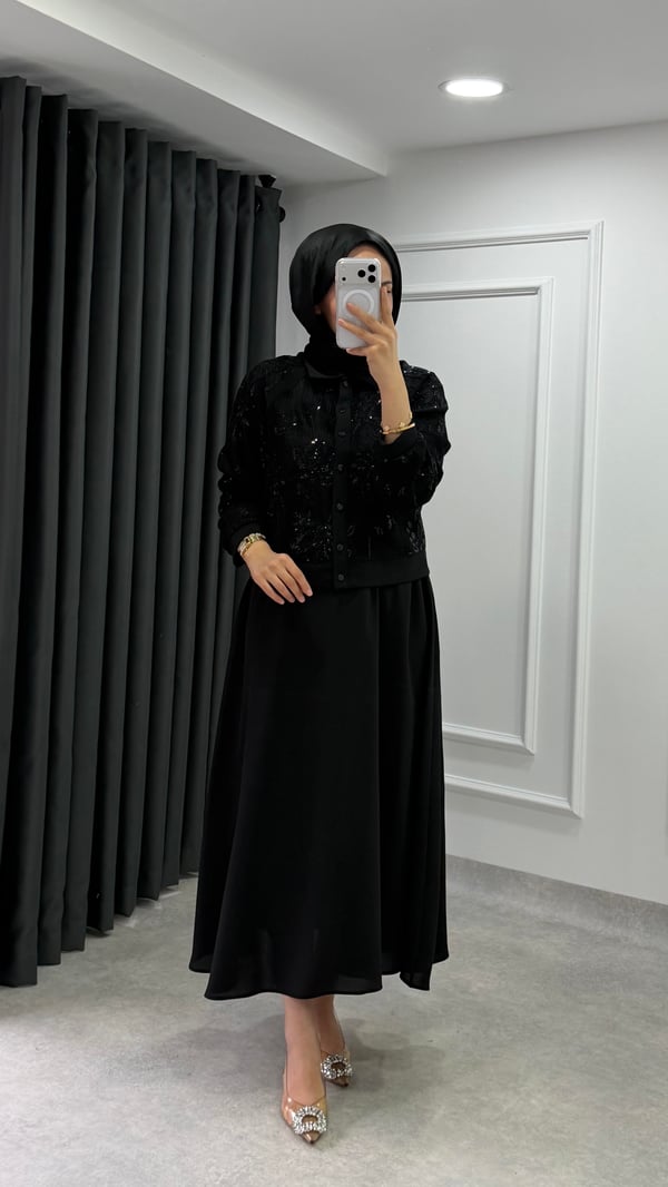 Neslihan Takım | Siyah