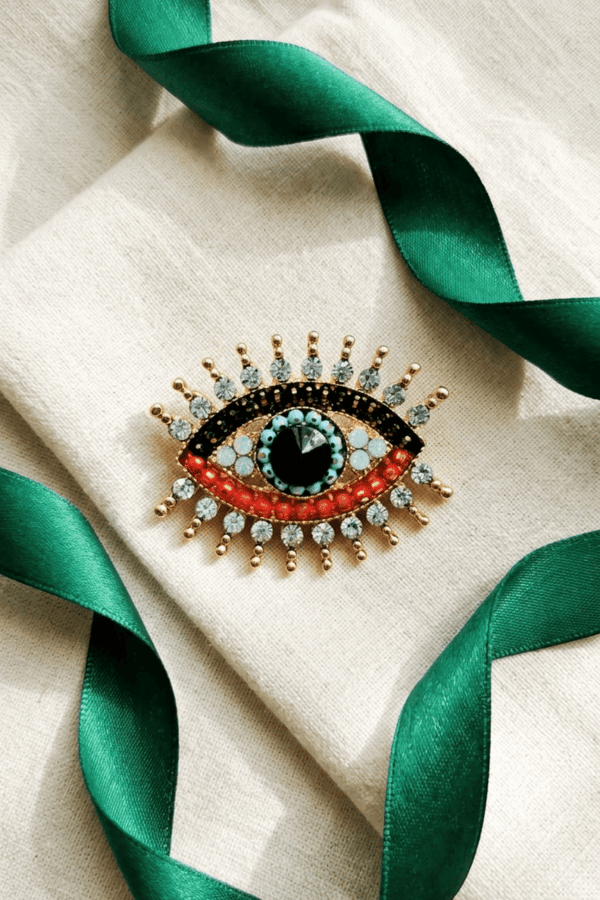 Nazar Göz Tasarımlı Kristal Taşlı Broş – Enerji Koruyucu Şık Aksesuar (Evil Eye Crystal Brooch)