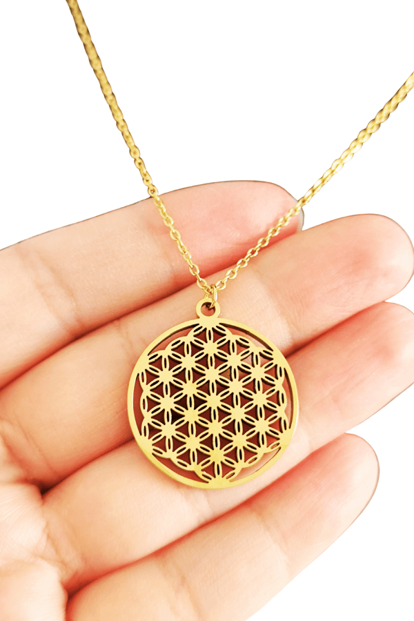 Sacred Bloom – Yaşam Çiçeği Sembol Kolye