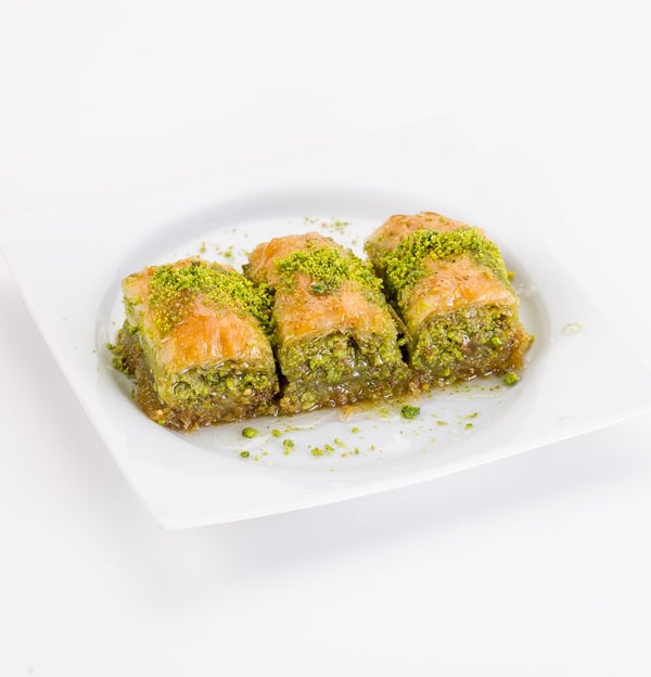 Liva fıstık dürüm baklava