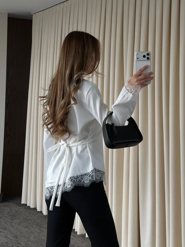 Beyaz Saten Asimetrik Dantelli Bluz Seri -0320