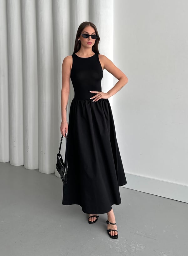 Siyah Sıfır Kol Pileli Elbise