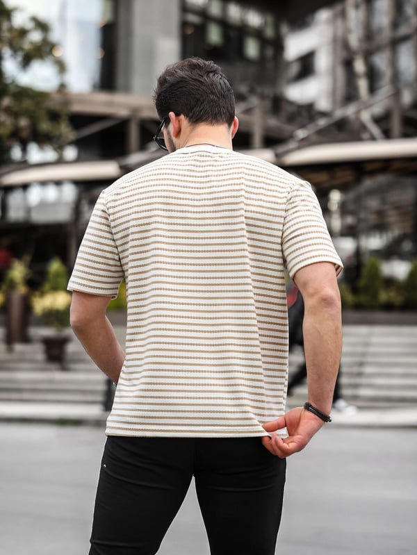 Bisiklet Yaka Tek Cepli Çizgili T-Shirt - Bej