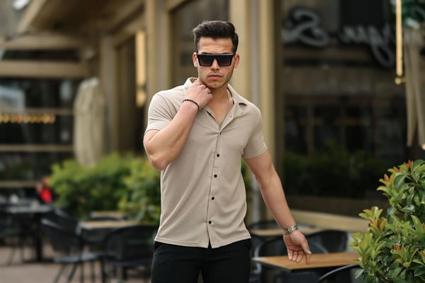 Gofret Desen Kısa Kol Fit Gömlek - Bej