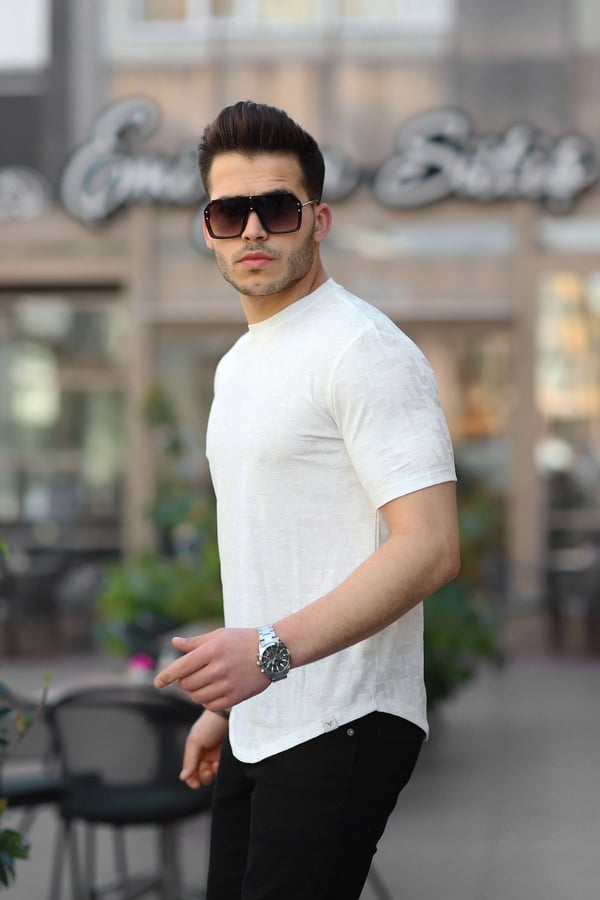 Jakarlı Desenli Bisiklet Yaka T-shirt - Beyaz