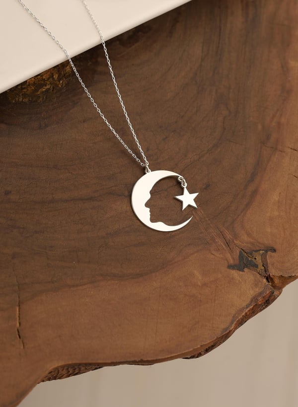 925 AYAR GÜMÜŞ ATATÜRK VE SALLANTILI YILDIZ DESENLİ KOLYE